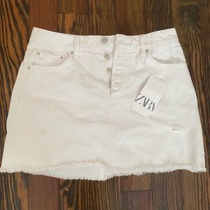 white denim zara skirt